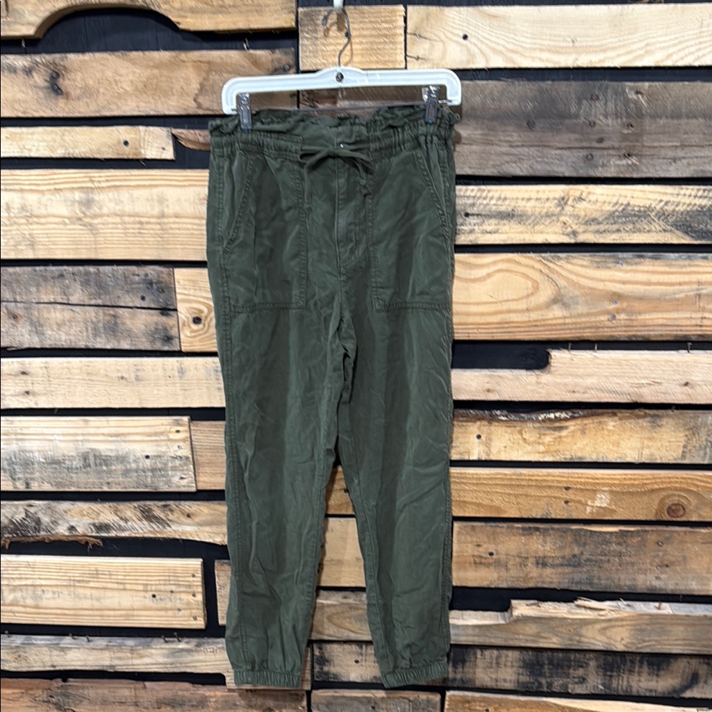 American Eagle Women’s Olive Green Cargo Jogger With Drawstring Waist Small